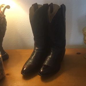 Coral ‘Grand Ole Opry’ boots. Awesome black cherry shine. 11D
